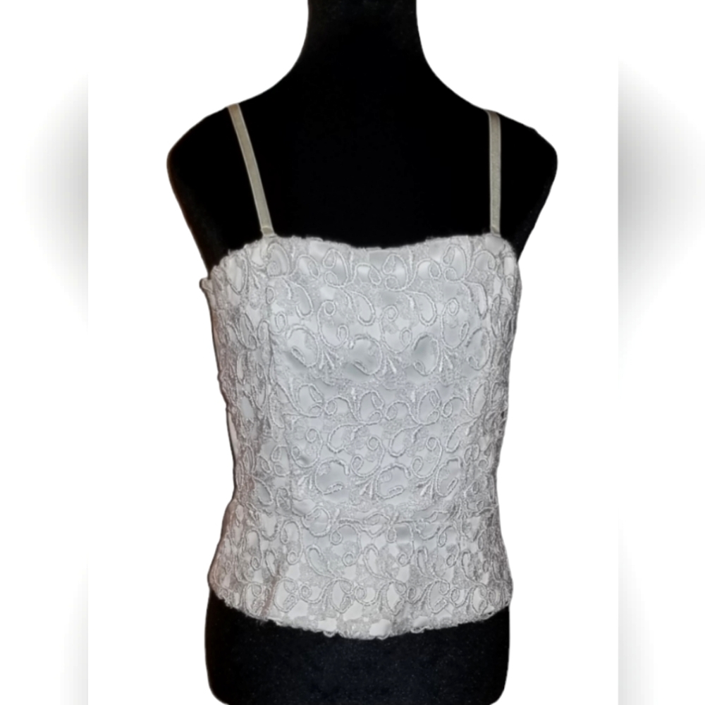 Lovely WHITE HOUSE BLACK MARKET Cream Embroidered Camisole.  Size S